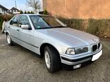 BMW 323i / Unfassbarer Pflegezustand - BMW 323: I