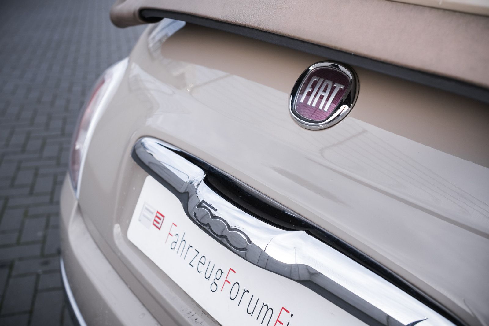 Fahrzeugabbildung Fiat 500C Cabrio Sport-Klima-PDC-Sitzheiz.-Blue&Me