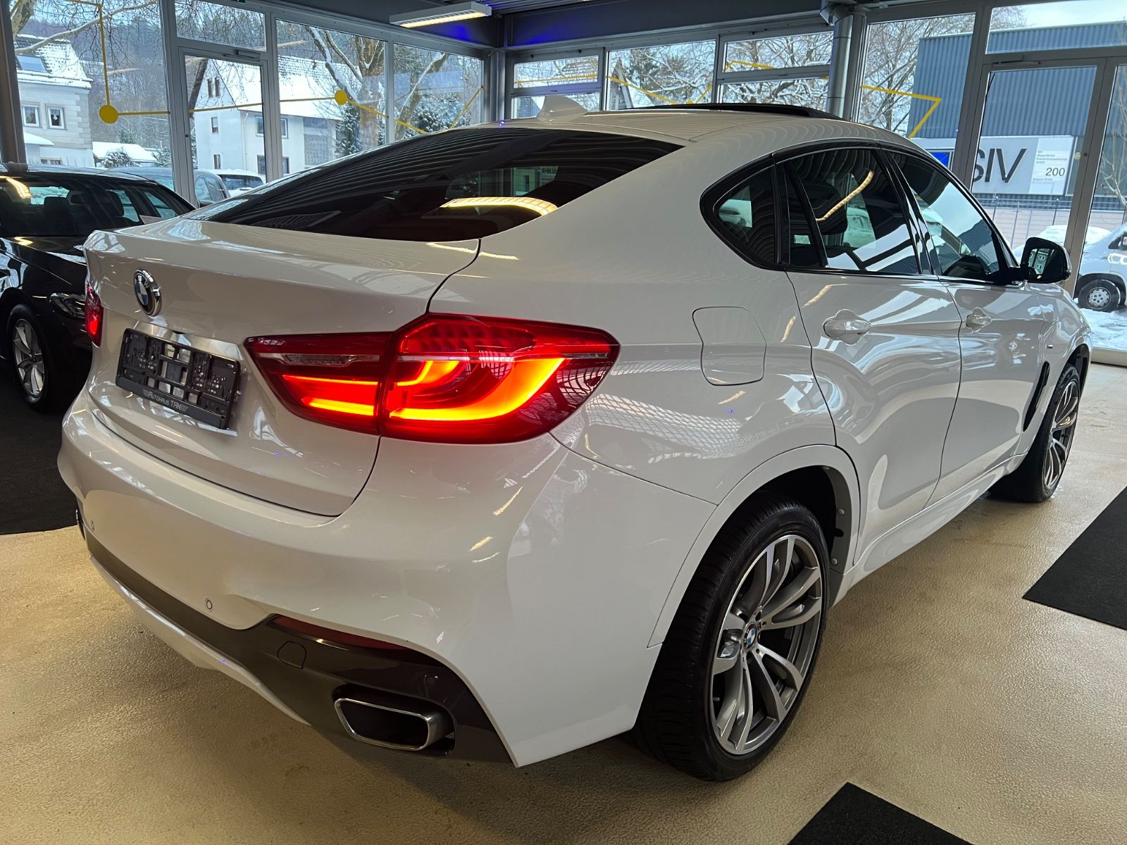 Fahrzeugabbildung BMW X6 xDrive 40 d M Sport Paket *Soft*Schiebedach*