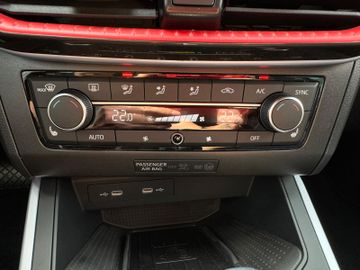 Seat Arona 1.0 TSI FR DSG LED Sitzheizung Navi Klima