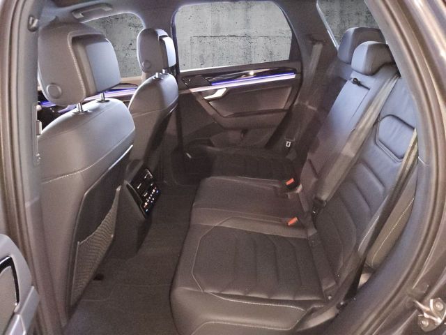 Touareg R 3.0TSI AHK Luft Pano Matrrix