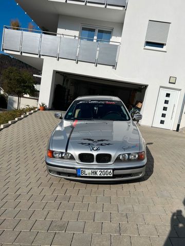 BMW 523i - Automatik - Service Neu