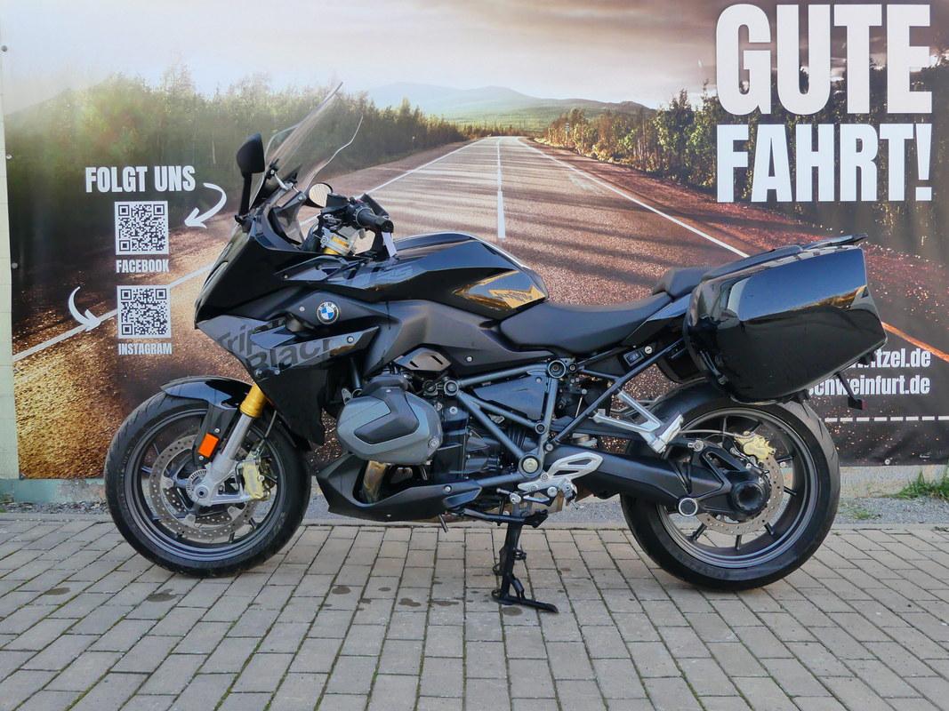 BMW R 1250 RS Triple Black Voll