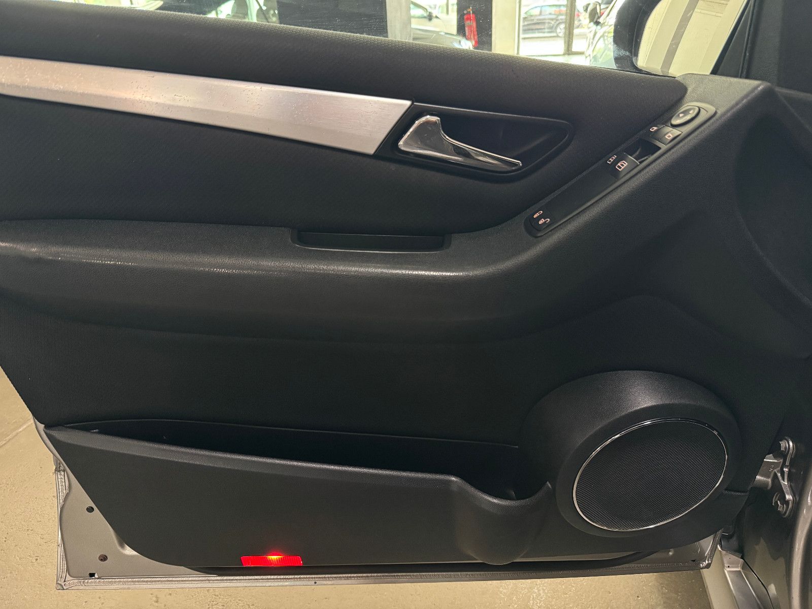 Fahrzeugabbildung Mercedes-Benz B 200 CDI AUTOMATIK SPORTPAKET BI-XENON KAMERA