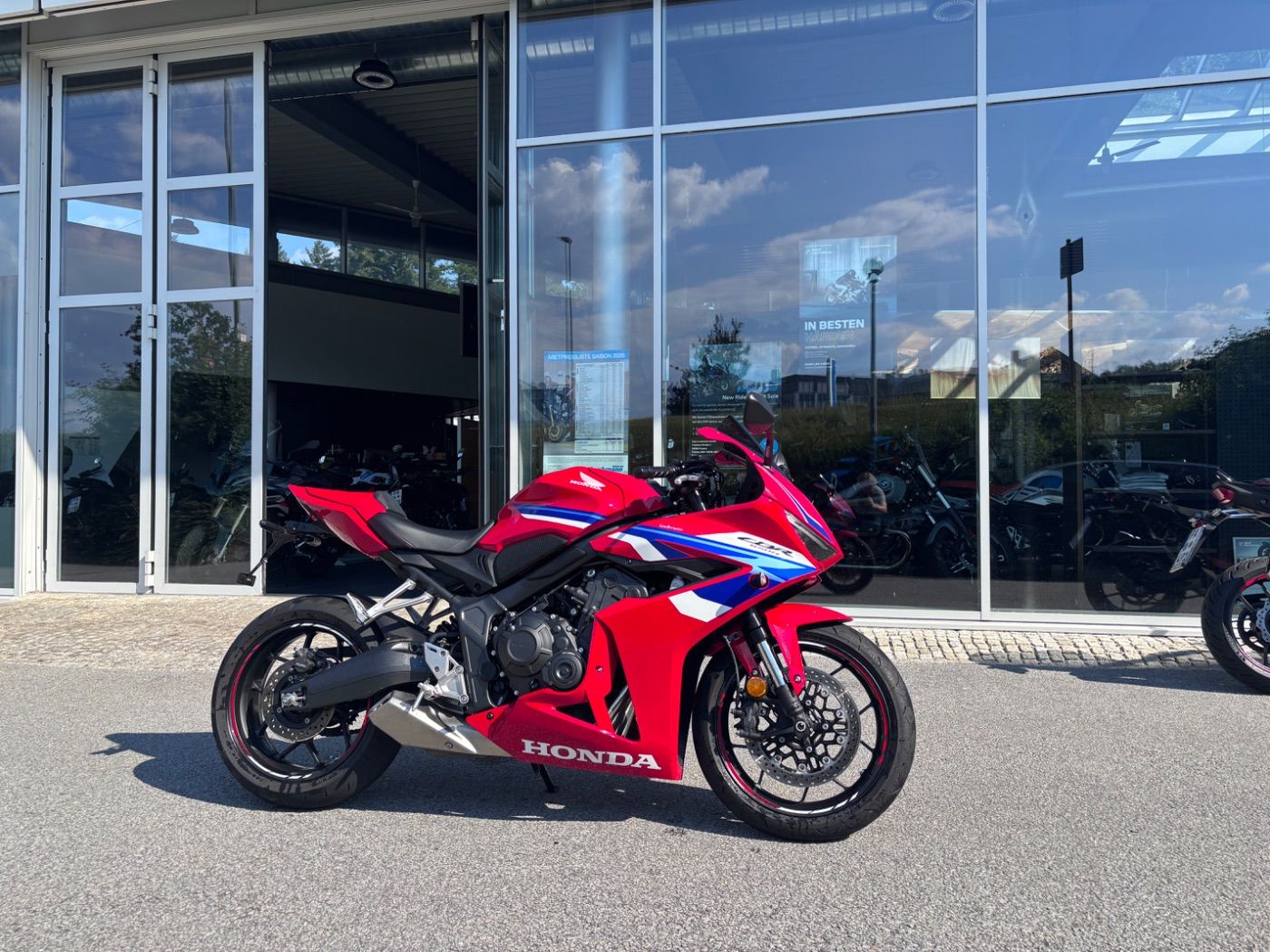 Fahrzeugabbildung Honda CBR 650 R, Sport Paket, Kurzer KZH, Felgenaufkl.