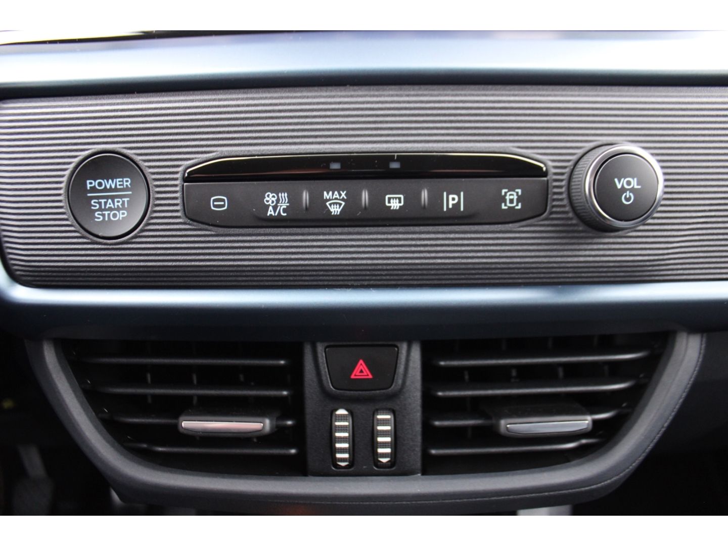 FORD Tourneo Courier 1.0 EcoBoost Active ACC TWA Navi - Image 26