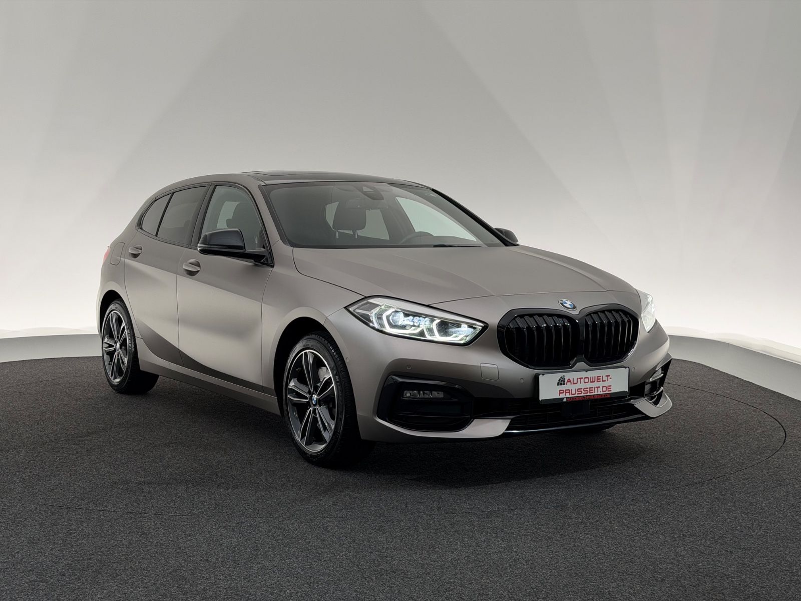 BMW 118d *SPORT LINE*SHADO-LASER-AHK-HARMAN-HUD-PANO