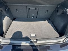VW Golf VIII 2.0 TDI GTD Black Pan Ahk Nav Side 18' VW Golf VIII 2.0 TDI GTD Black Pan Ahk Nav Side 18'