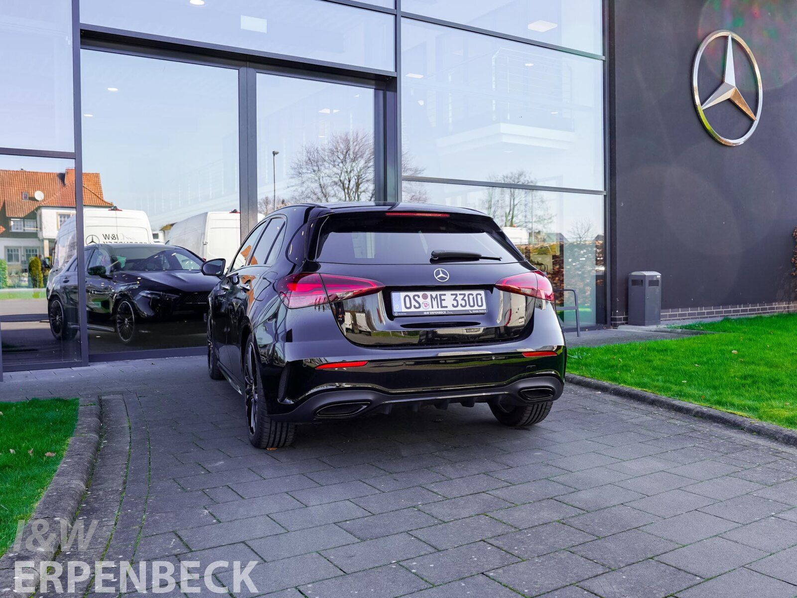 Fahrzeugabbildung Mercedes-Benz A 250 4MATIC AMG Line/Pano/Distro/360