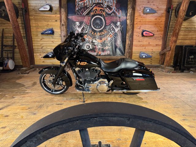 Harley-Davidson FLHXS Street Glide Special 103er 1.Hand