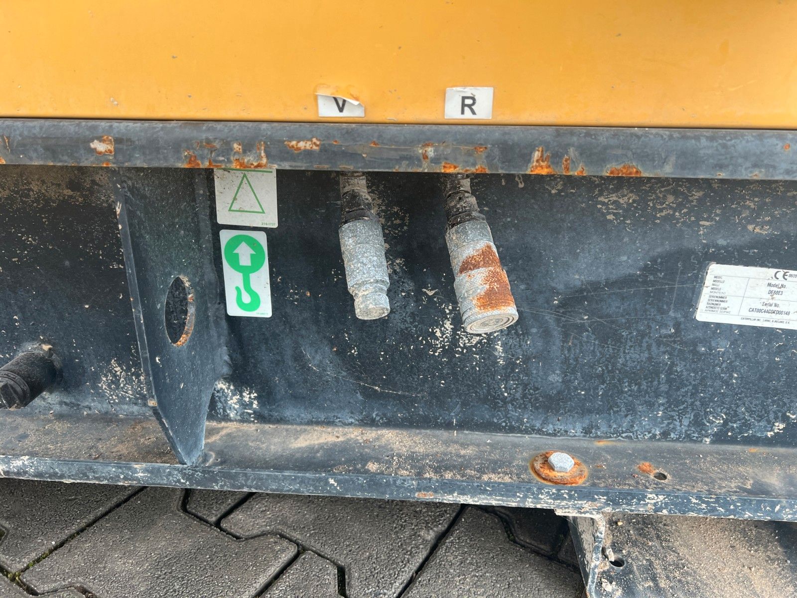 Fahrzeugabbildung CAT DE88E3 / Stromerzeuger / 80KVA / 2015 / 14.180h