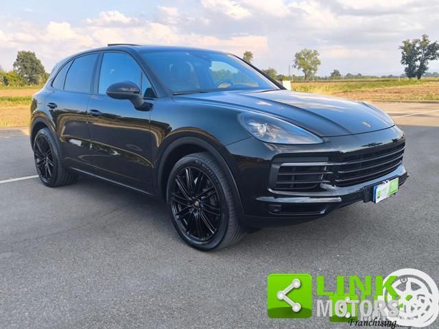 Porsche Cayenne - 1