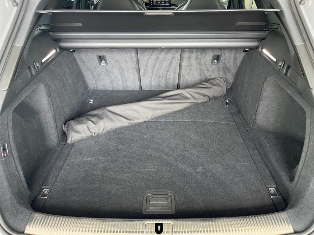 Fahrzeugabbildung Audi RS 4 Avant 2.9 quattro TFSI RS-AGA, MATRIX, Navi