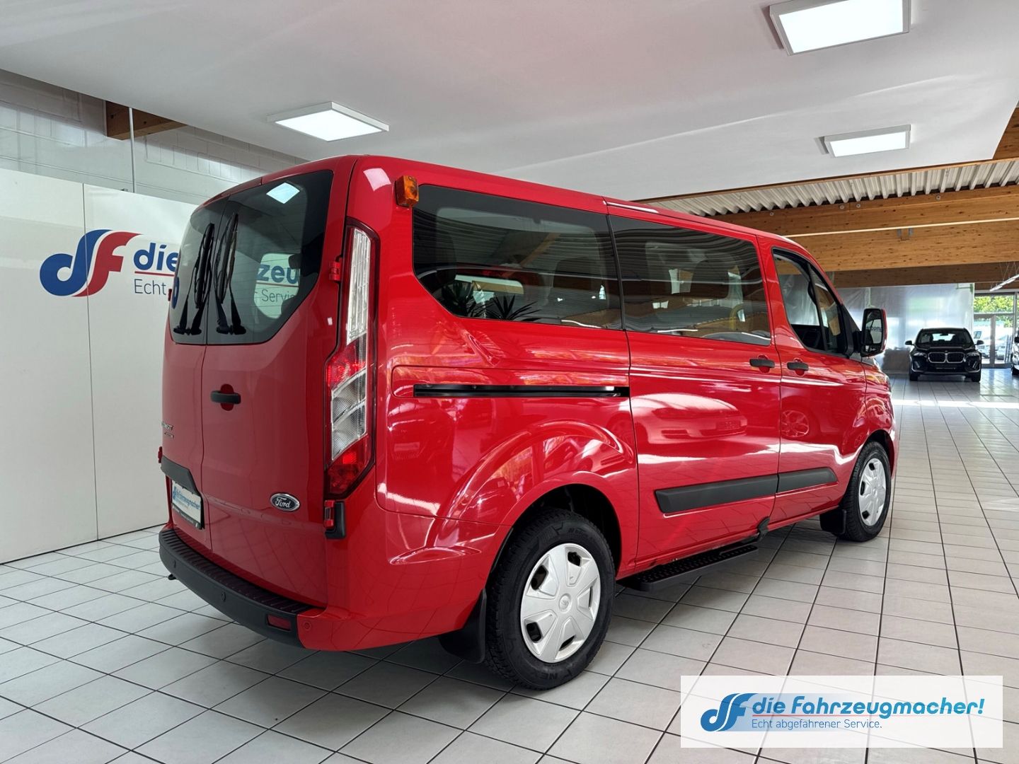 Fahrzeugabbildung Ford Transit Custom Tourneo 320 L1 Trend 2.0 TDCi EU6