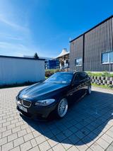 BMW 520d Touring  Voll.Head up, Standheizung 20zoll - BMW 520 aus 2012 mit Diesel-Antrieb: Kombi