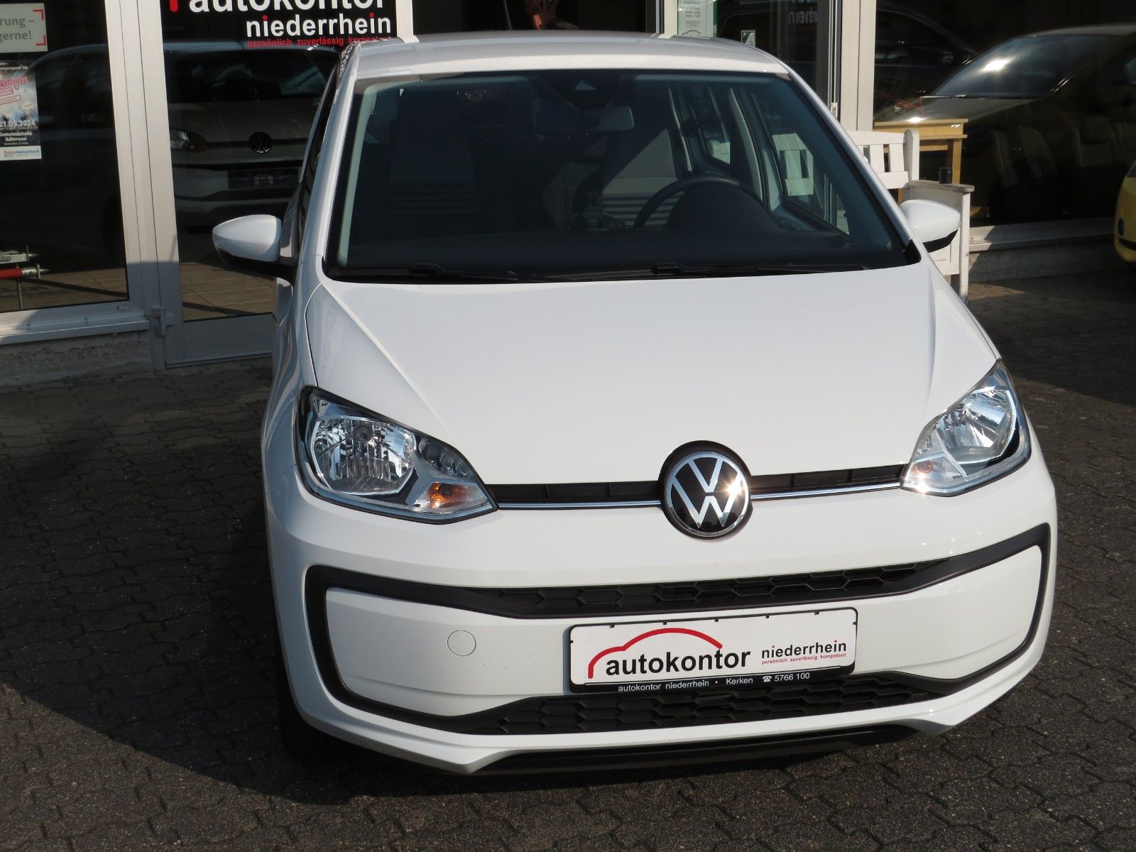 Fahrzeugabbildung Volkswagen up! PDC KAMERA GRA MAPS&MORE 1.HD