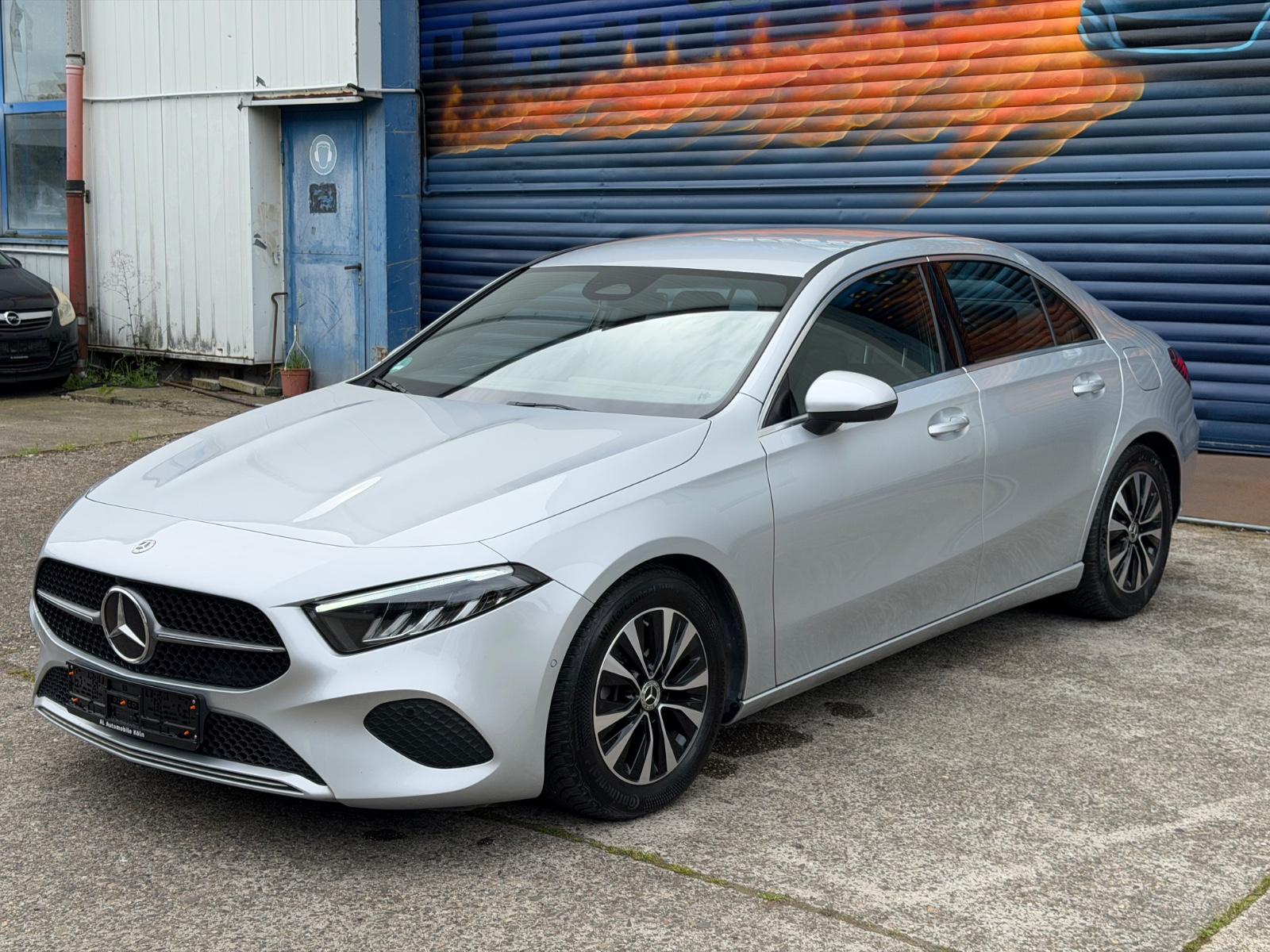 Mercedes-Benz A 200d Limousine Facelift/Widescreen/LED/1 Hand