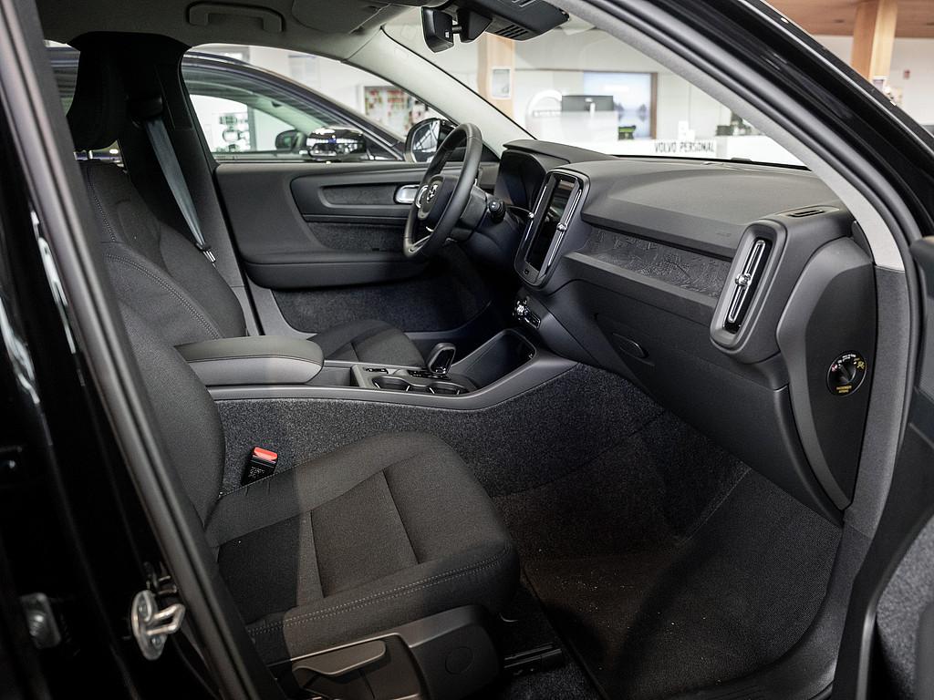 Volvo XC40 B3 Core sofort verfügbar