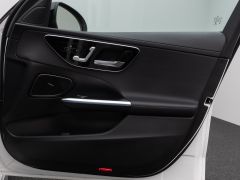 Foto Nummer 31: MERCEDES-BENZ C 300