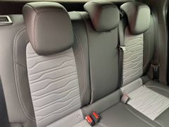 JEEP AVENGER Overland Allrad/4xe/el.Heckklappte/Navi/