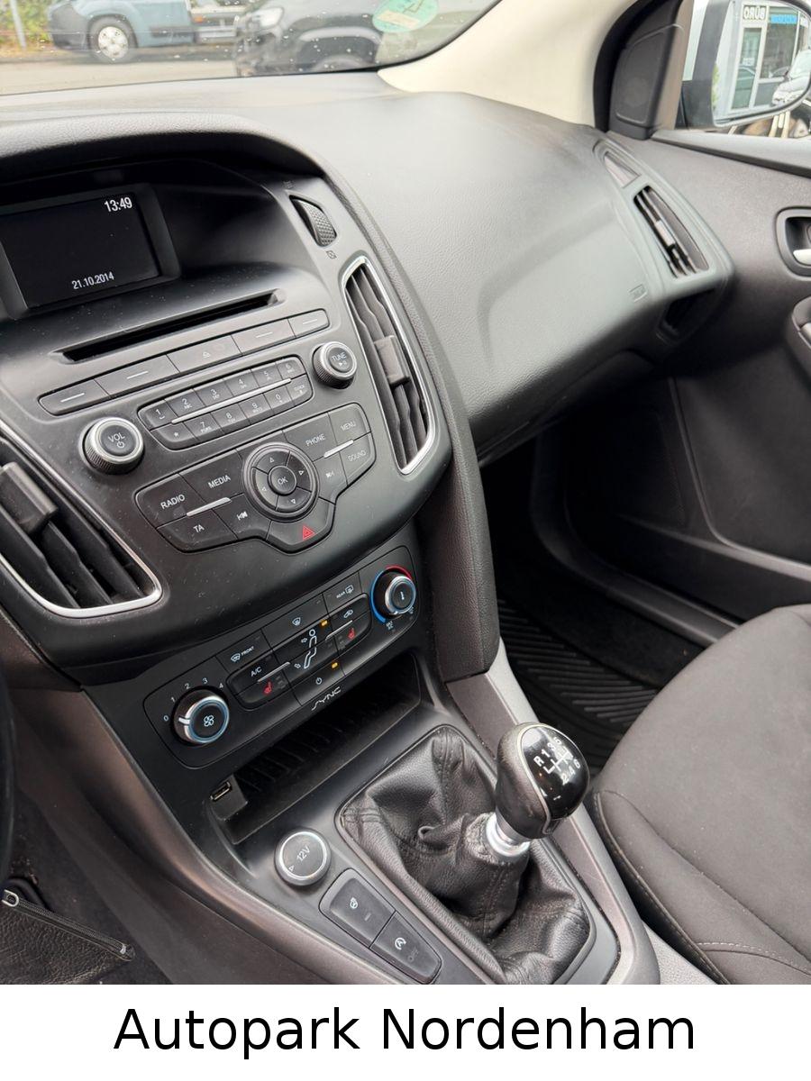 Ford Focus 2014 — photo 11