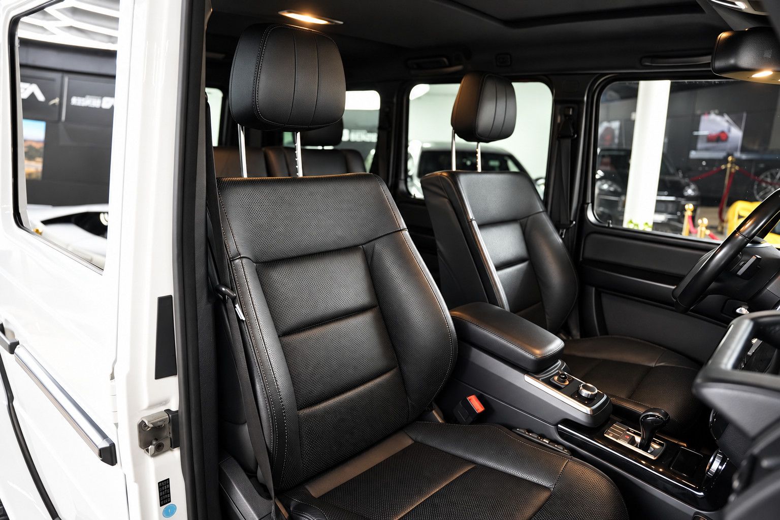 Fahrzeugabbildung Mercedes-Benz G 350 d*AMG*S-Dach*HarmanKardon*Memory*Sitzklima