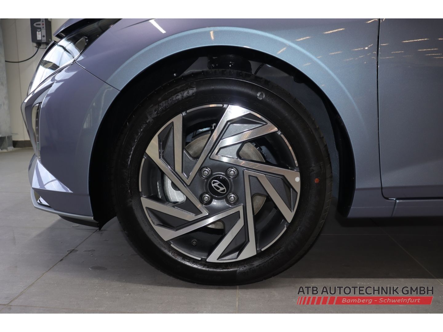 Fahrzeugabbildung Hyundai i20 Trend MY25 1.0 T-GDI 100 PS 6-MT 2WD Navi Ap