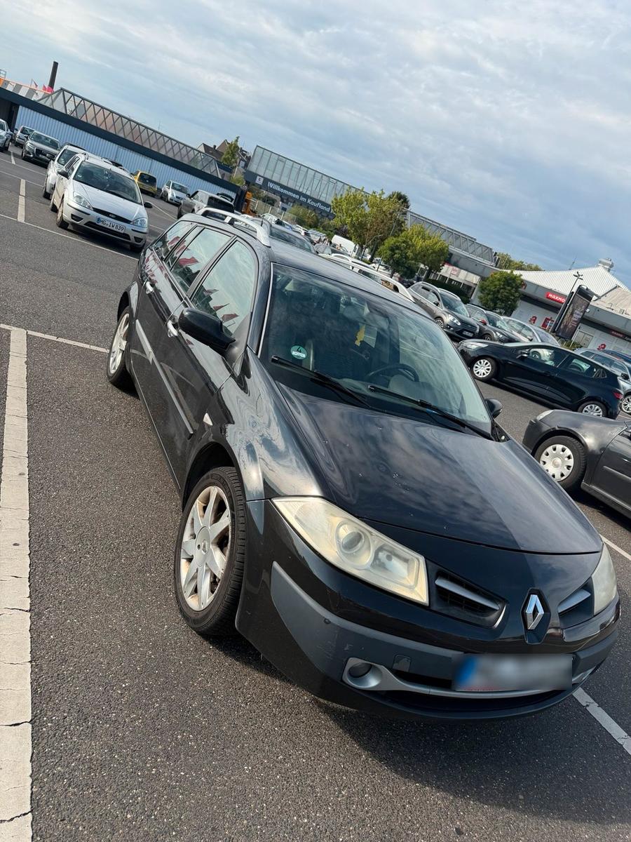 Renault Megane 2008 — rear view