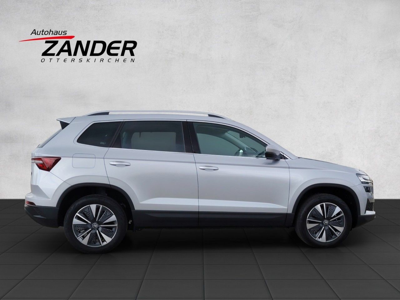 SKODA Karoq Selection Style TSI DSG – 5 Jahre Garantie - Bild 8