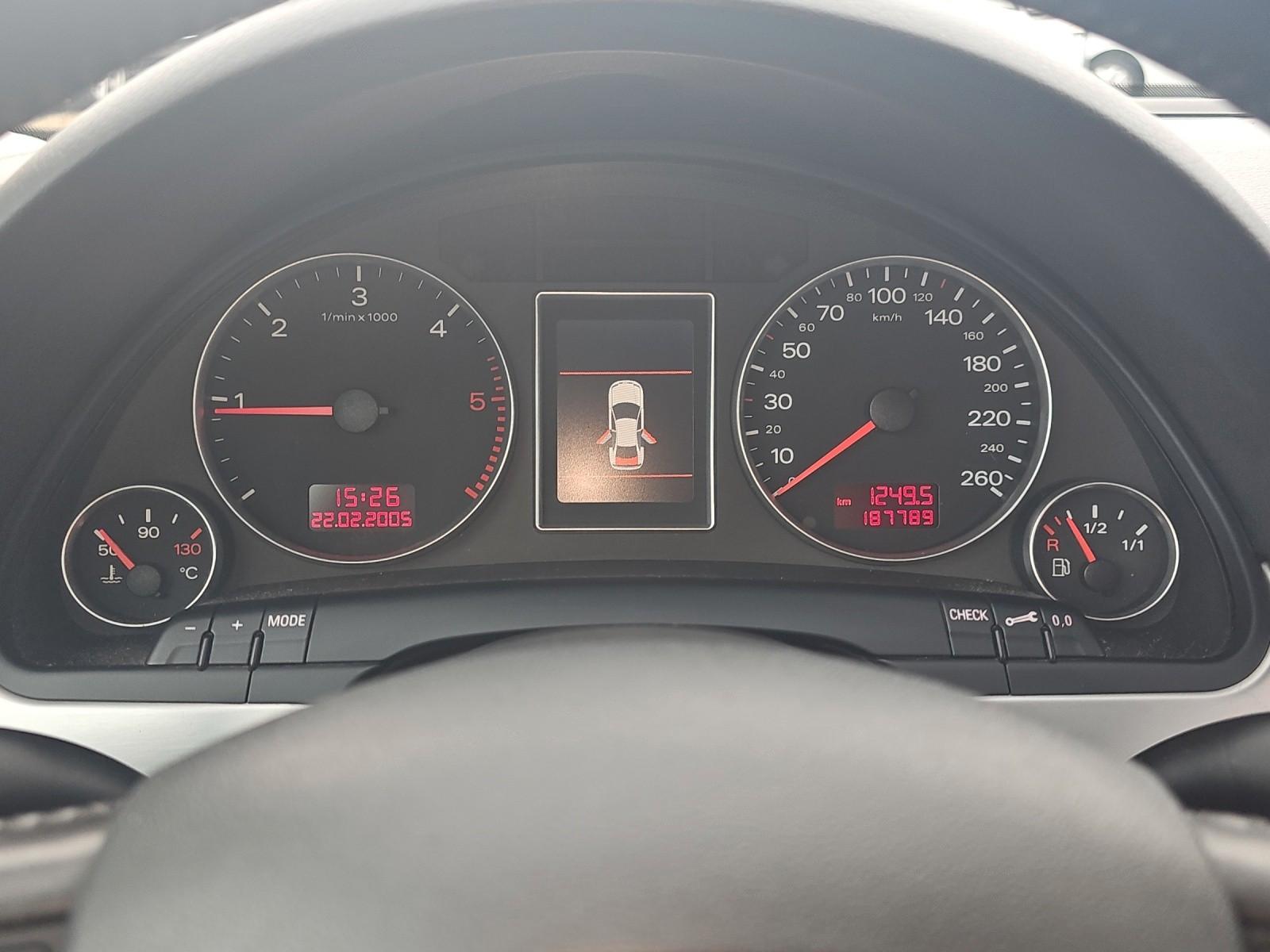 Audi A4 2006 — photo 17