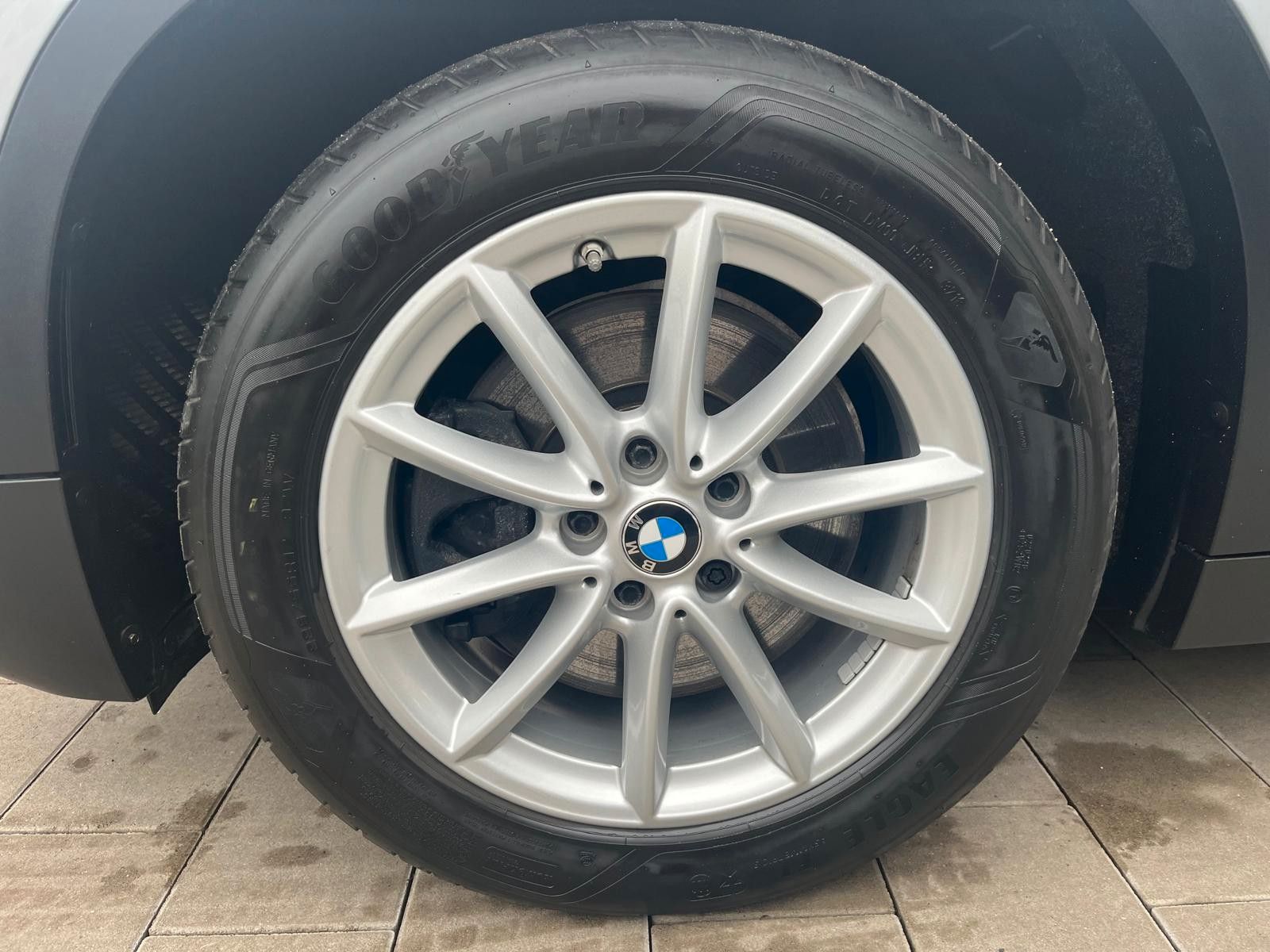 Fahrzeugabbildung BMW X2 sDrive 20 i Advantage*LED*RFK*Memory*Navi*