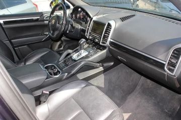 Porsche Cayenne - 10