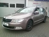 Skoda Superb 2.0 DSG Ambition XENON,NAVI,SHZ,PDC,AHK - Skoda Superb aus 2010: Kombi