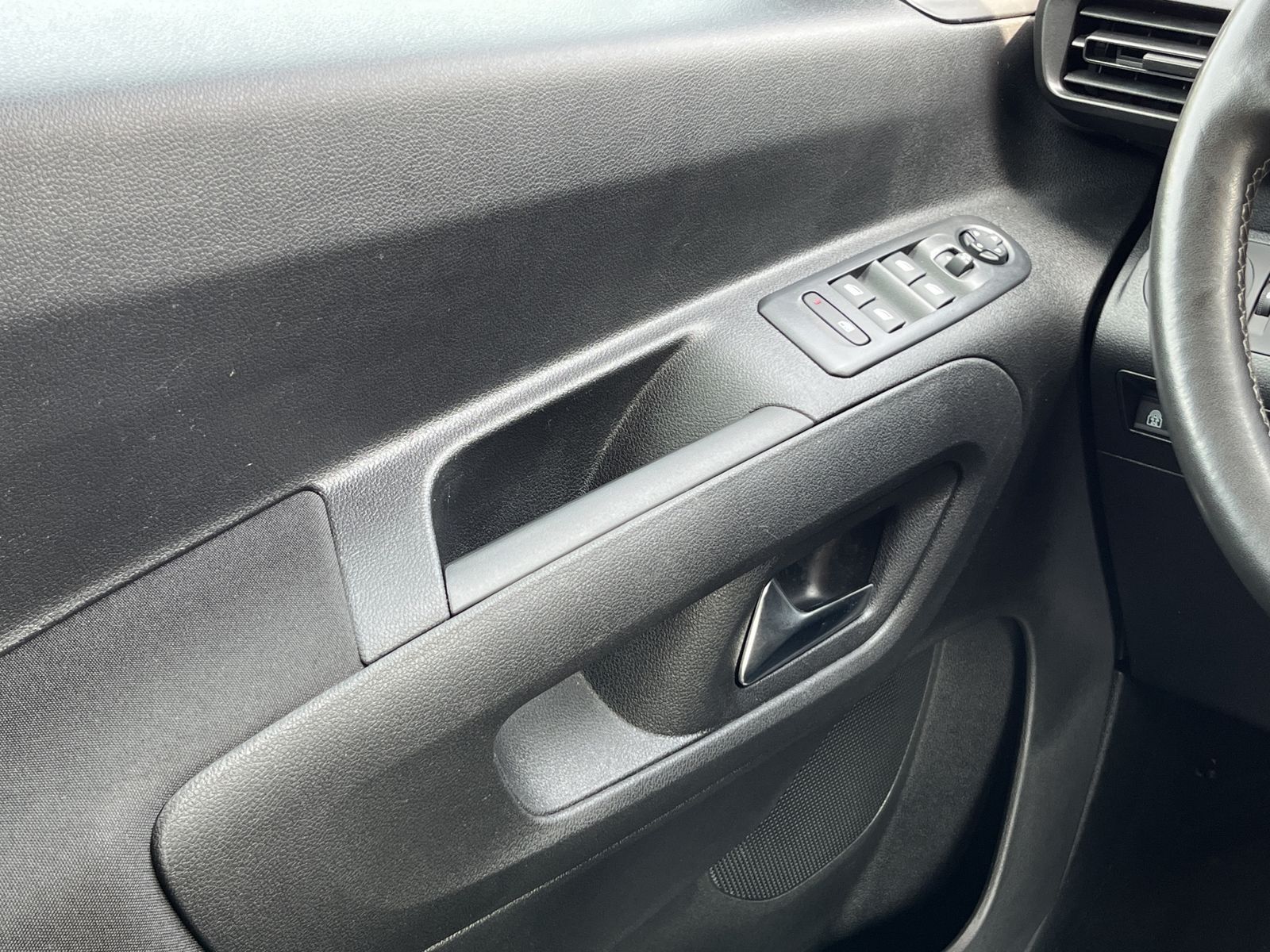Fahrzeugabbildung Opel Combo Life - e Ultimate