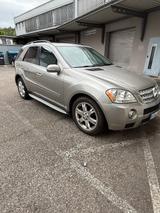 Mercedes-Benz ML 500/550 4MATIC -V8 Power & Luxus kombiniert - : Geländewagen, Luxus