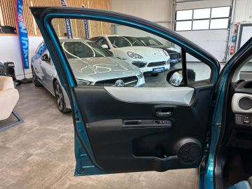 Toyota Yaris Hybrid Life *Navi*Klima*