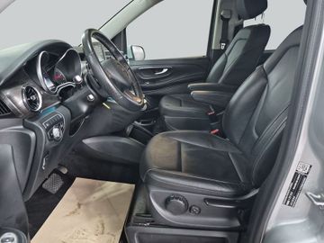 Mercedes V 220 - 9
