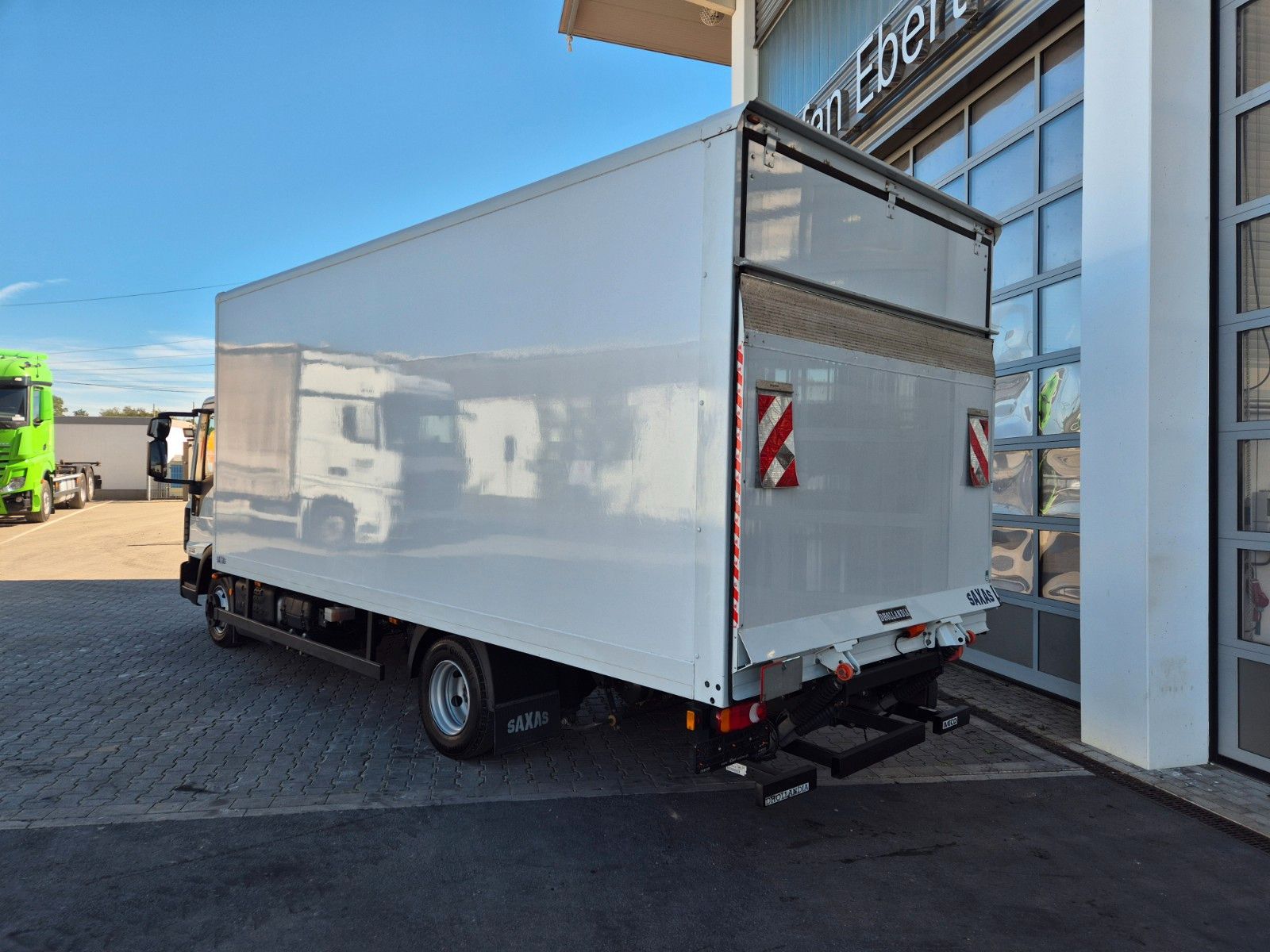 Fahrzeugabbildung Iveco Eurocargo 75-210/P LBW 1.000kg 3 Sitze Klima