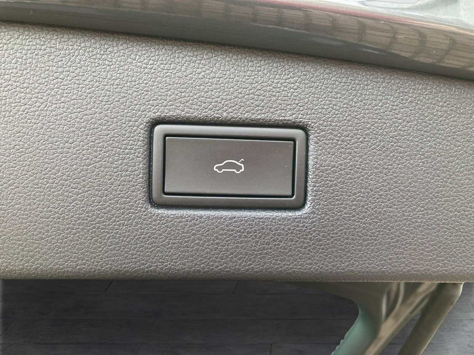 Fahrzeugabbildung Volkswagen Tiguan TSI Elegance 4M DSG Matrix Navi ACC STH A