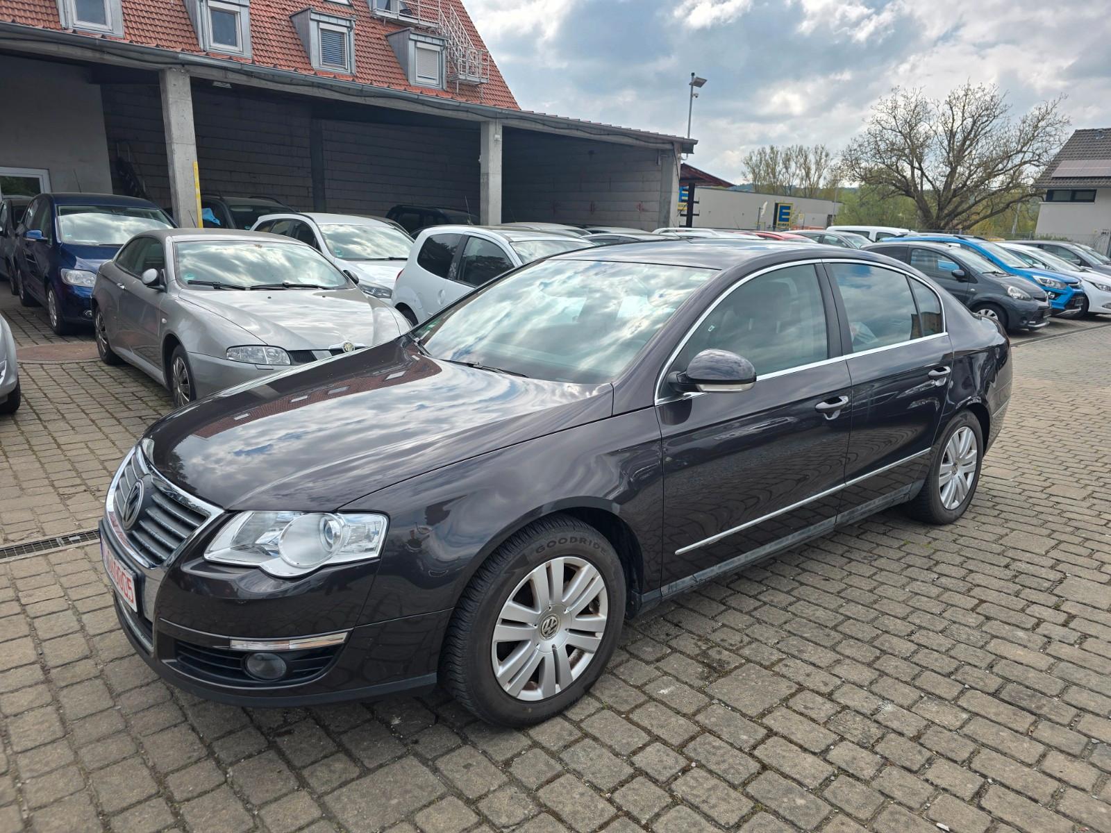 Volkswagen Passat 2.0 Highline Navi Klimatr Tempom TLeder