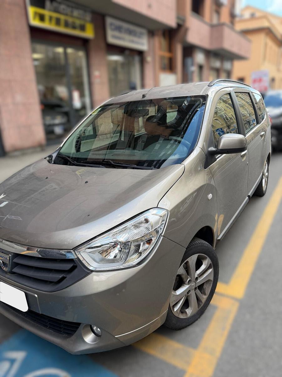 Dacia Lodgy 2013 — interior