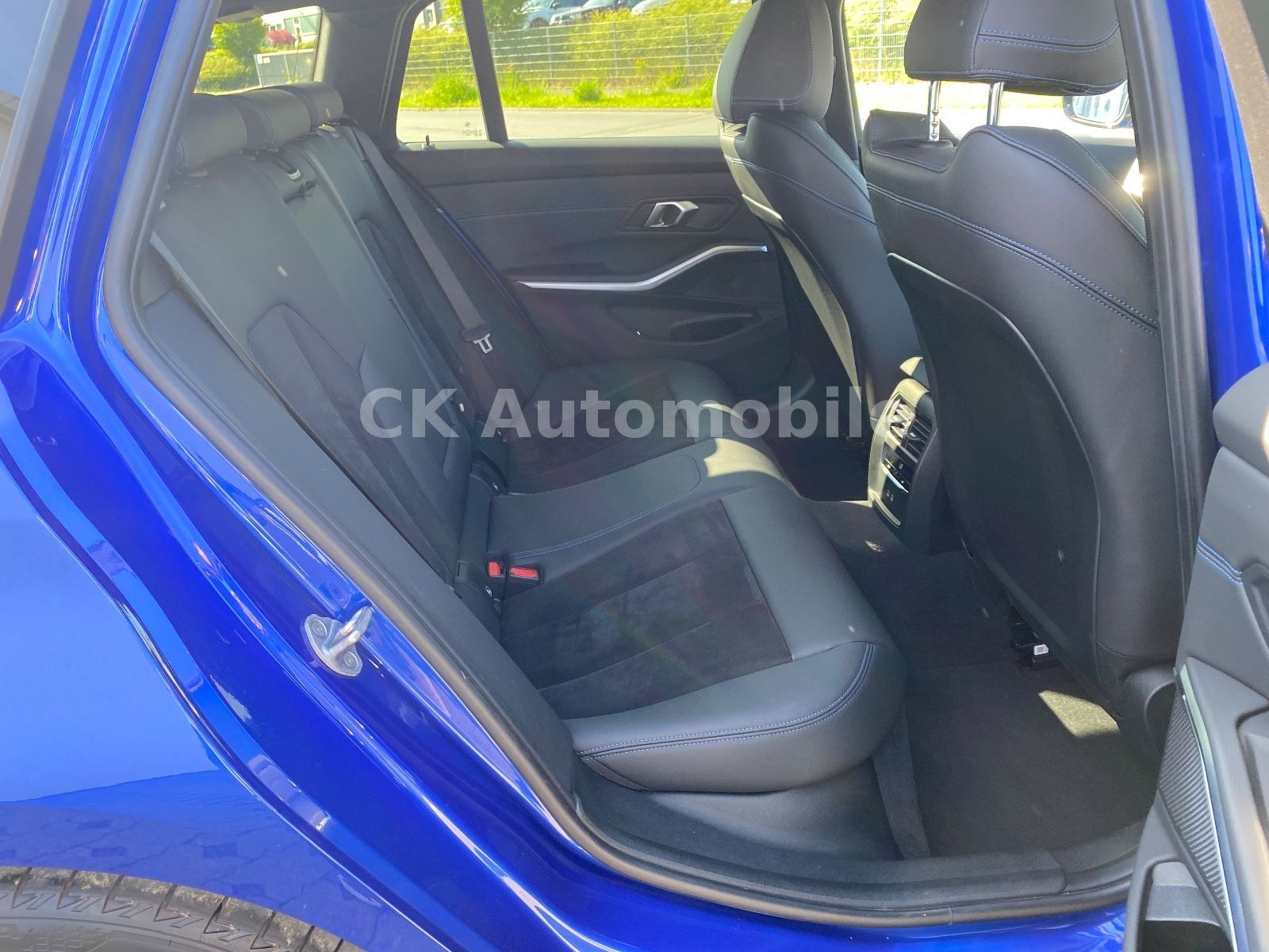 Fahrzeugabbildung BMW 320d xDrive Touring M-Sport/Navi/LED/ACC/360°Kam