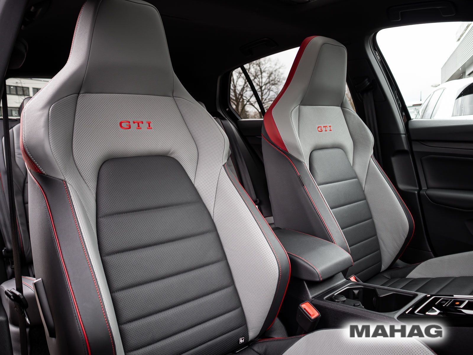 Volkswagen Golf VIII GTI CLUBSPORT 2.0 TSI BlackStyle AKRA foto 13
