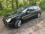 Mercedes-Benz E 280  T AVANTGARDE  - Mercedes-Benz E 280 mit Benzin-Antrieb: Schiebedach, Kombi