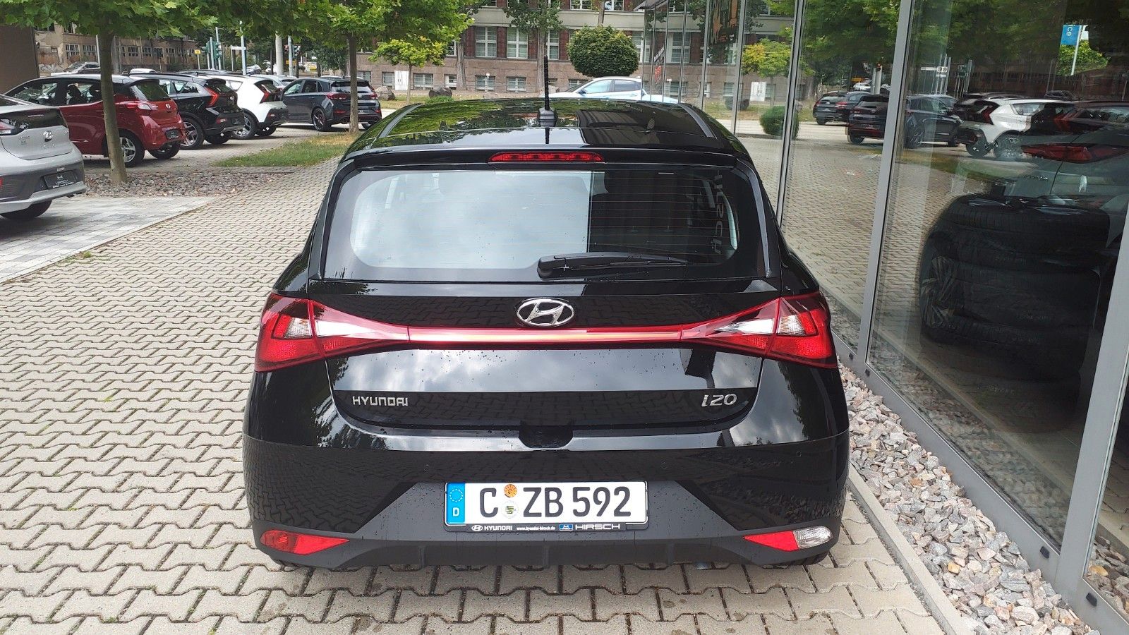 Fahrzeugabbildung Hyundai i20 1.2 Benzin M/T Select 16" ALU SHZ PDC KLIMA