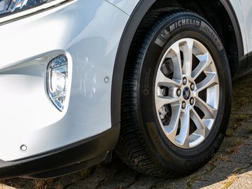 Ford Kuga 2.5 Plug-In Hybrid Titanium Parkautomatik