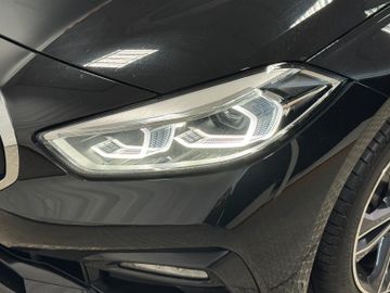 Fahrzeugverkauf 28 BMW 118 d Sport Line AT LED Shadow Line Navi