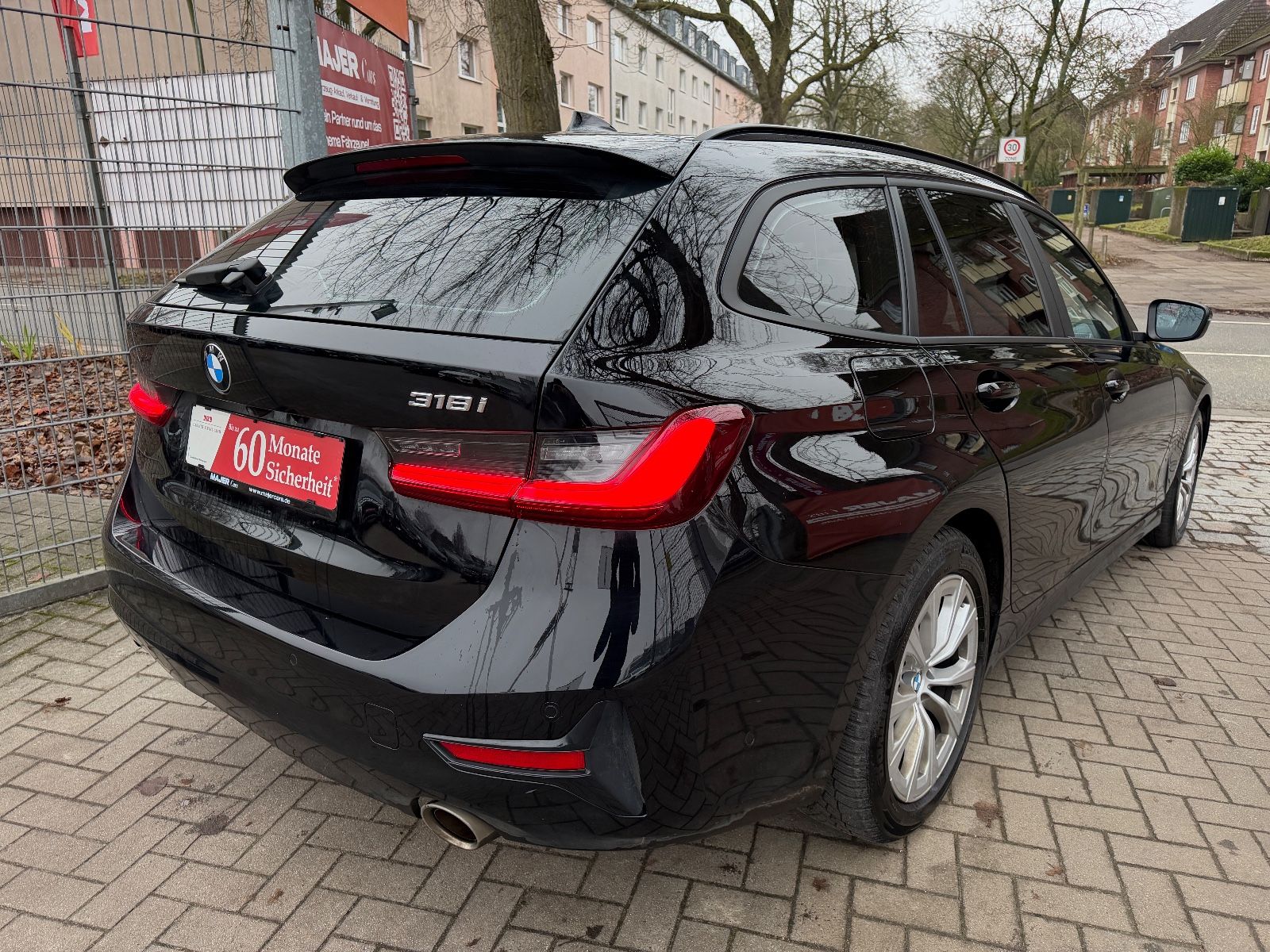 Fahrzeugabbildung BMW 318 3 Touring*LEDER*TEMPO*LED*APPLECAR*KAMERA*