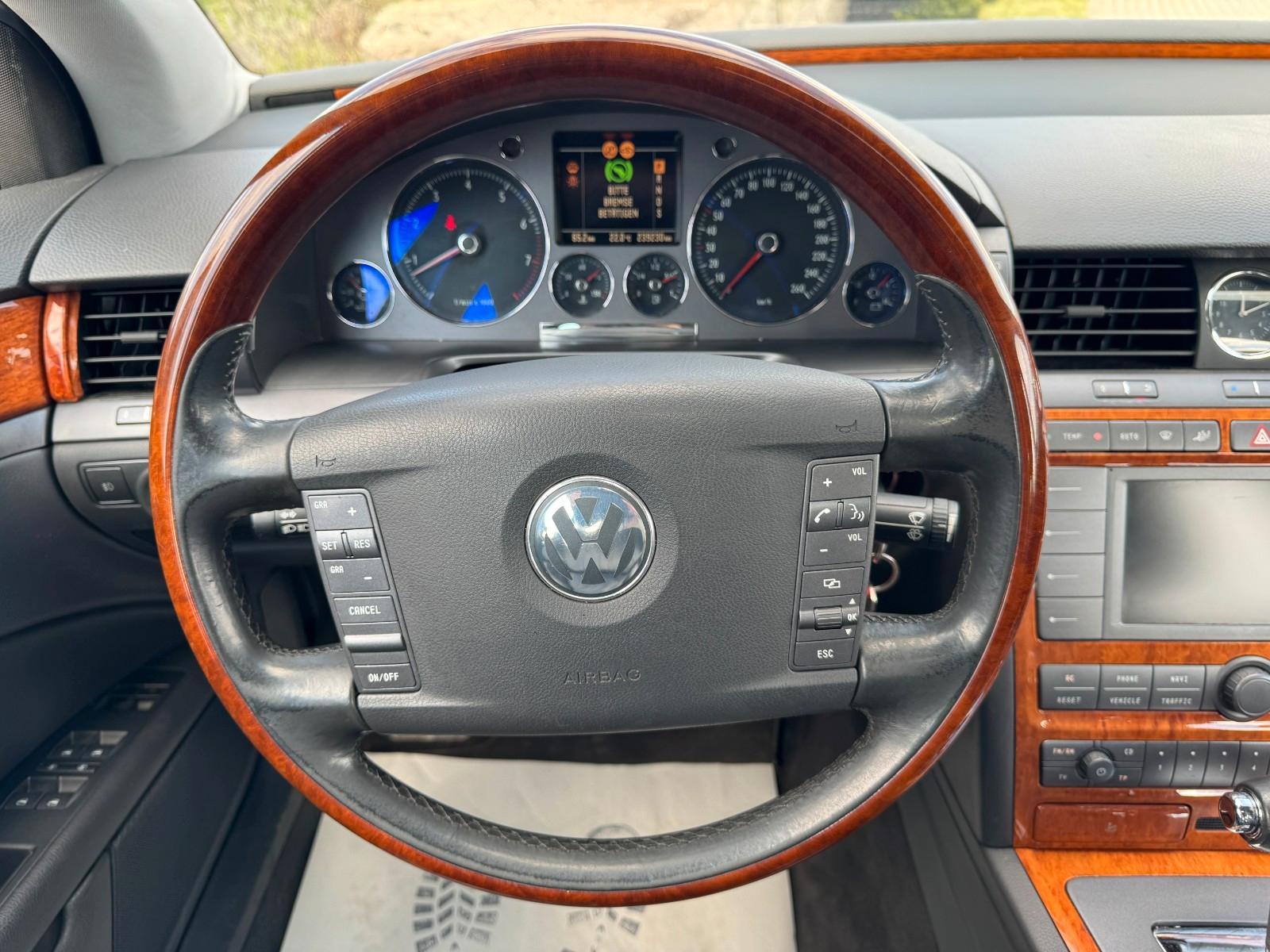 Volkswagen Phaeton 3.2 V6 SCHIEBEDACH SHZ NAVI XENON