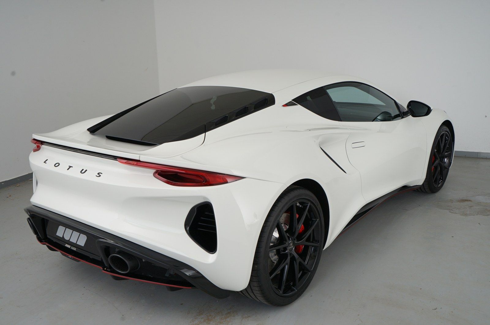 Lotus Emira Turbo SE Racing Line Coupé Drivers Pack imagem 2